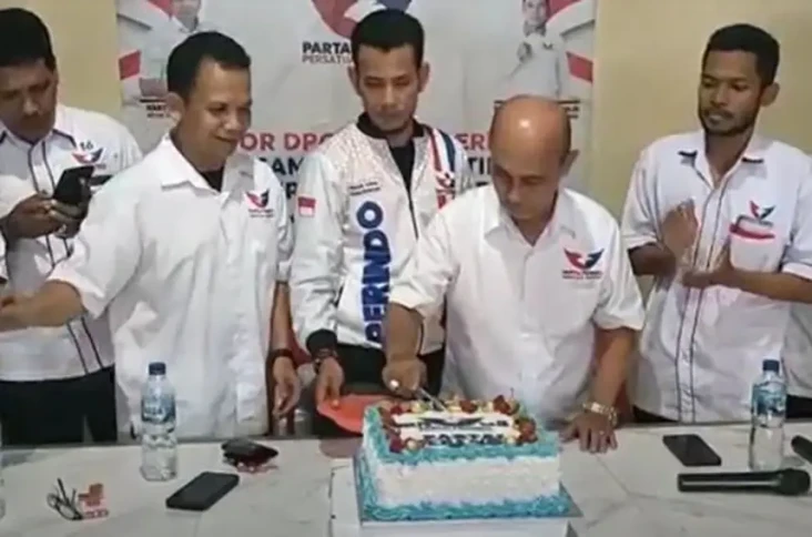 Kader dan Simpatisan...