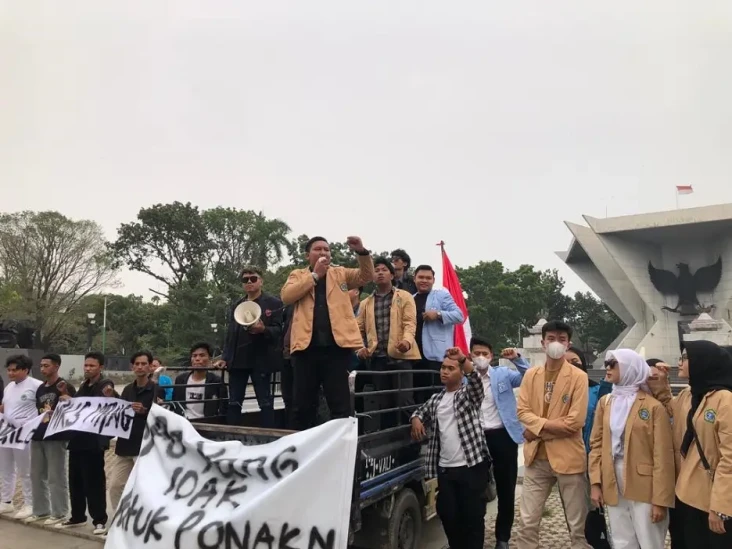 Tolak Putusan MK, BEM...
