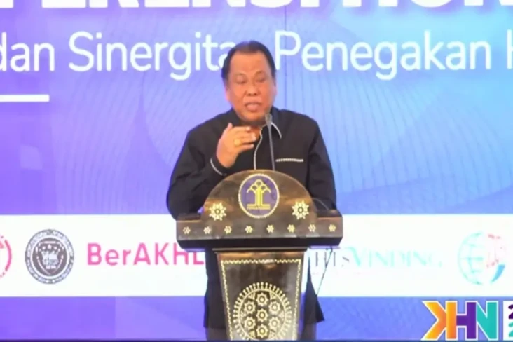 Hakim Konstitusi Arief...