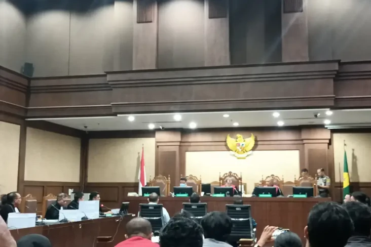 Eks Dirut Bakti Kominfo...