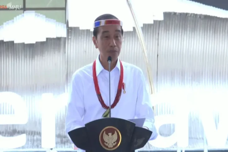 Presiden Jokowi Resmikan...
