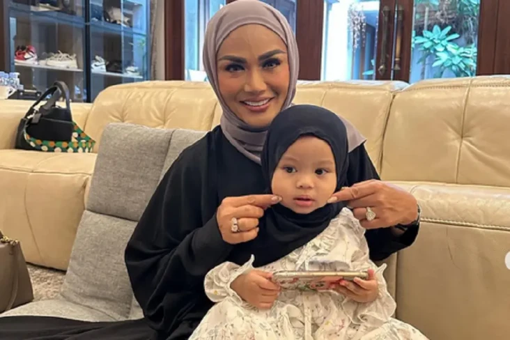 Keluarga Besar Aurel...