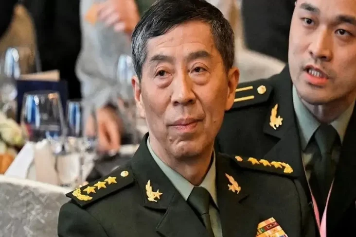 China Pecat Menhan Jenderal...