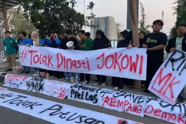 Survei Indikator Politik:...