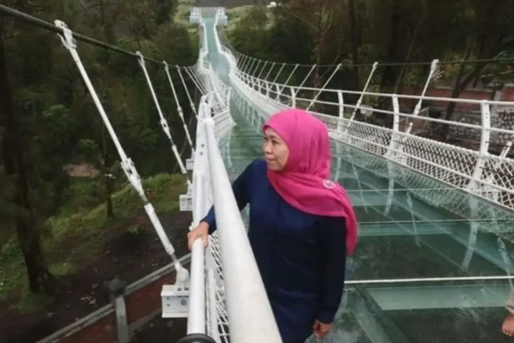 7 Jembatan Kaca di Indonesia,...