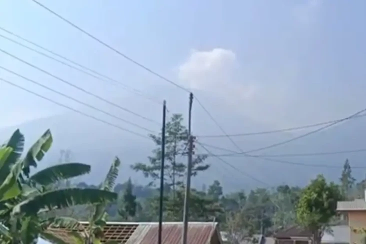 Suara Gemuruh dari Puncak...