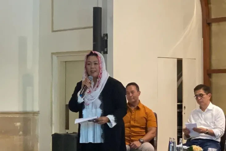 Yenny Wahid Resmi Dukung...