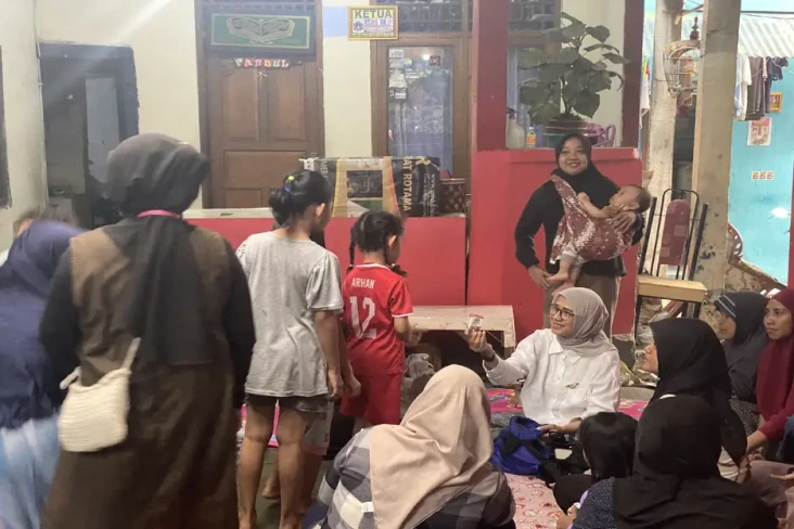 Senyum Belasan Anak...