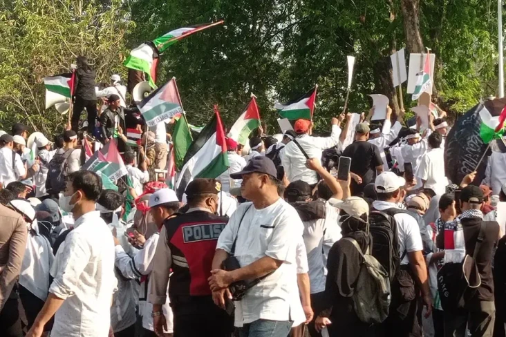 Massa Aksi Bela Palestina...