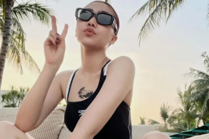 Isyana Sarasvati Pamer...