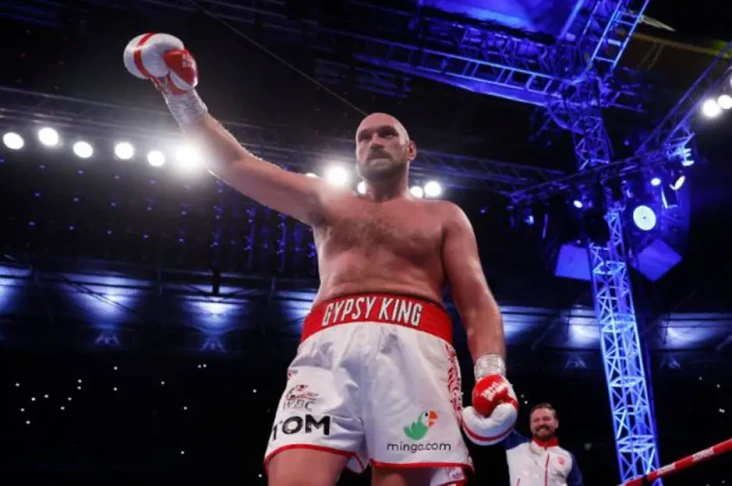 Frank Warren: Usyk Berani,...
