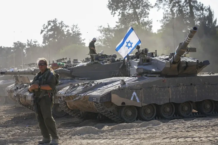 Pasukan Israel Masih...