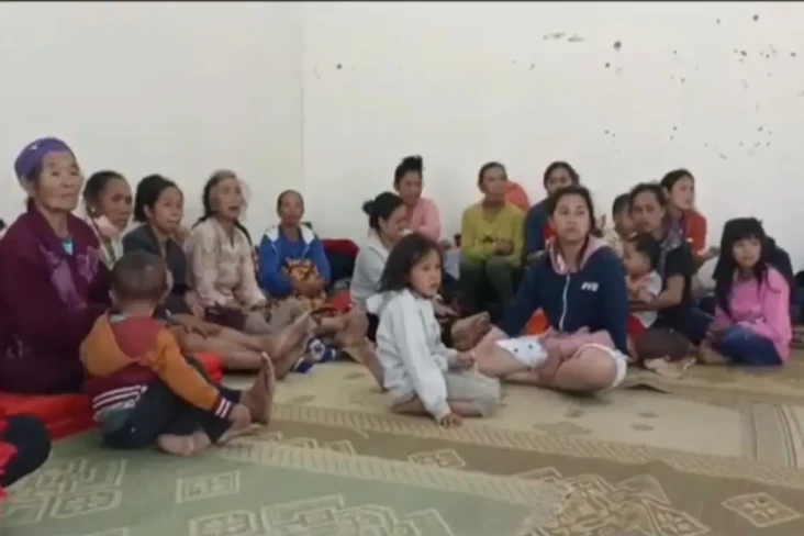 97 Anak-anak dan Wanita...