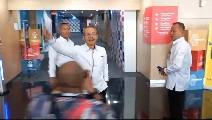 Alexander Marwata Penuhi...