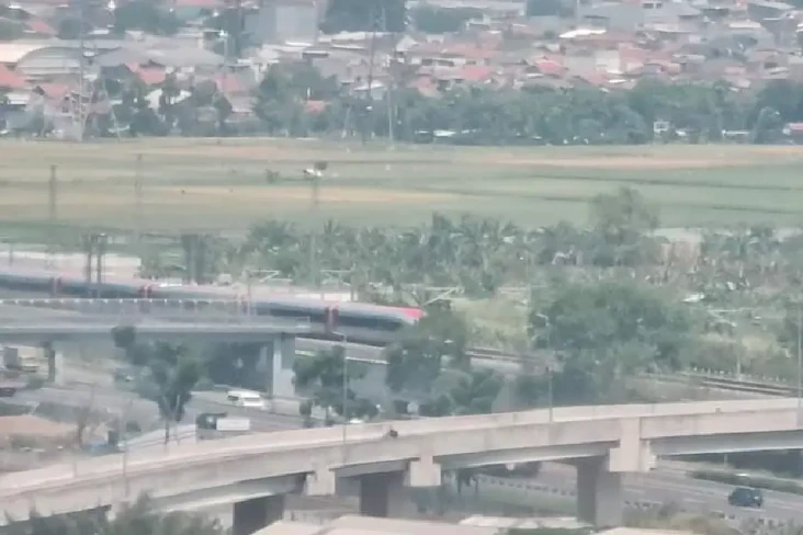 Alamak! Kereta Cepat...