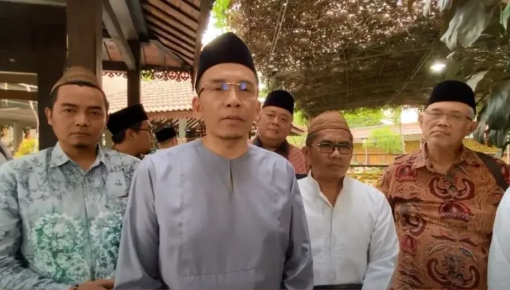 TGB Zainul Majdi Kunjungi...