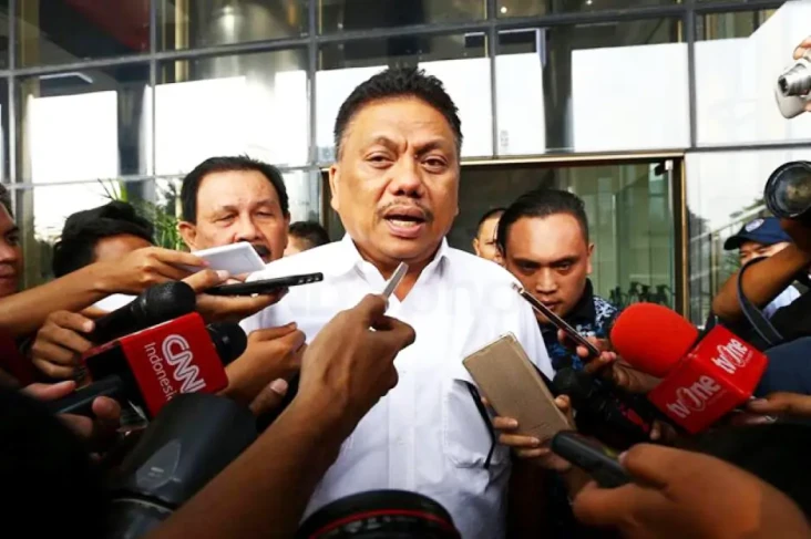 Profil Olly Dondokambey,...