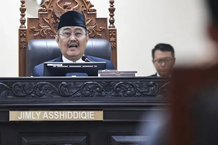 Putusan Jimly Cs Dinilai...