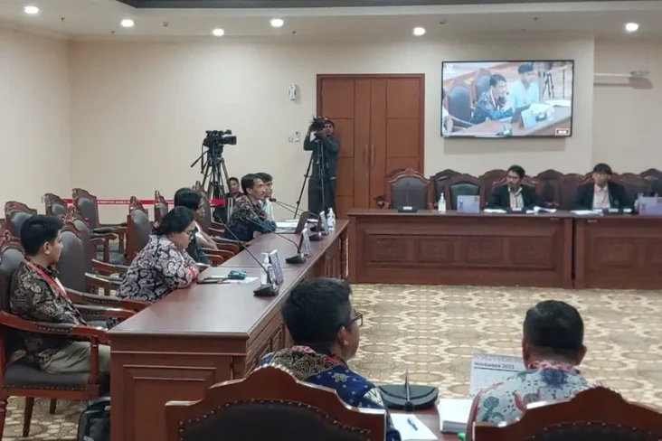 Sidang MKMK, PBHI Lampirkan...