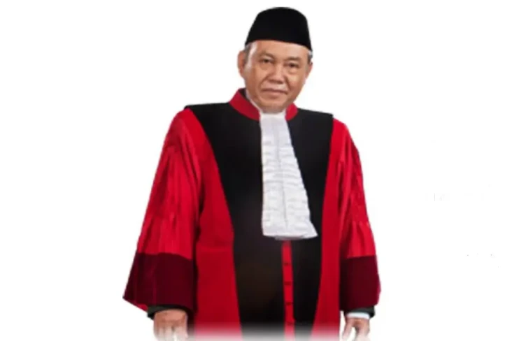 Hakim Wahiduddin Adams...