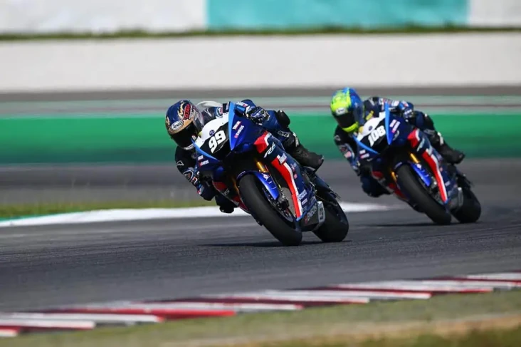 Pembalap Tim Yamaha...