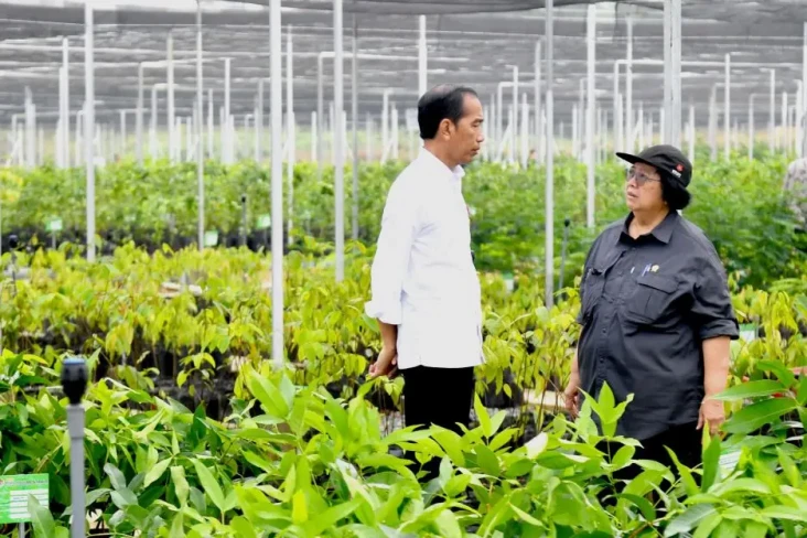 Menteri Siti Dampingi...