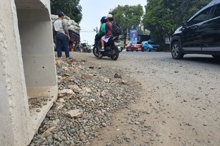 Pemotor Harus Waspada,...