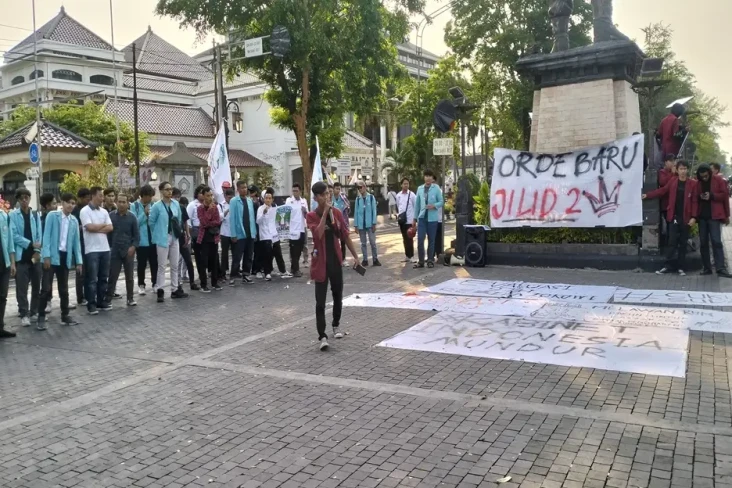Evaluasi Kinerja Presiden...