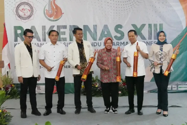 Dihadiri Mensos Risma,...