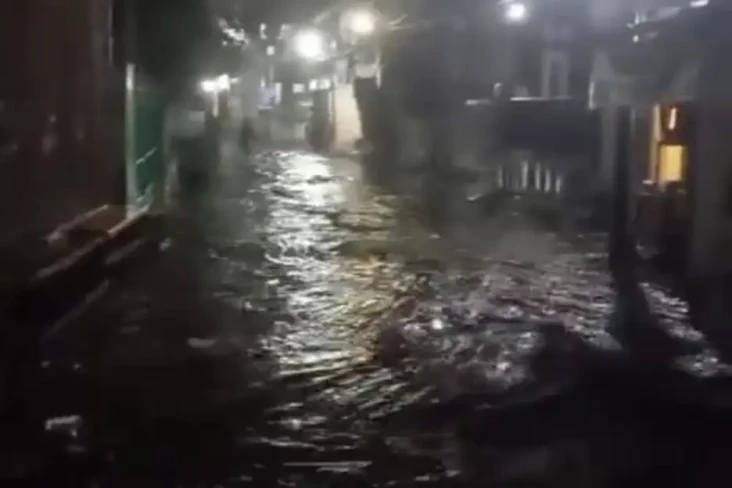 Hujan Deras, Sejumlah...