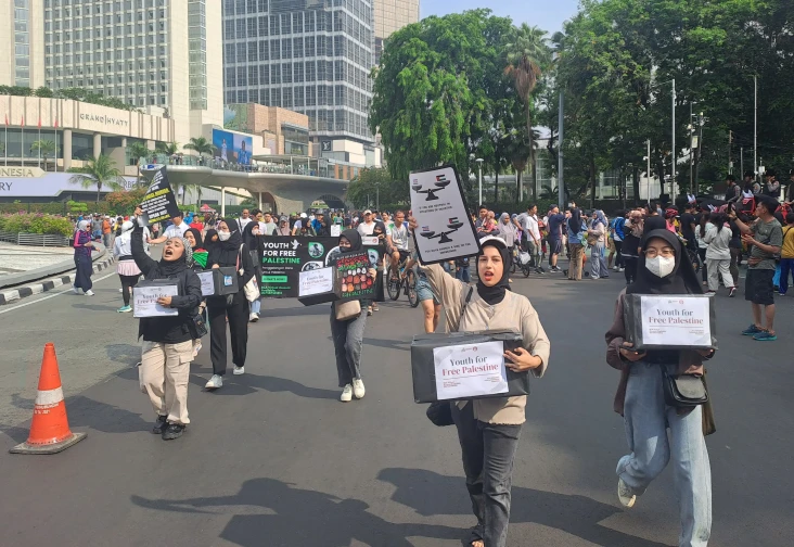 Warga Galang Dana untuk...