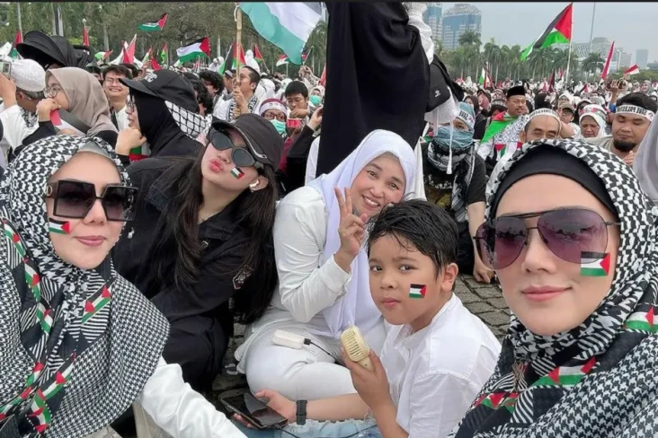 Mulan Jameela Ajak Anak...