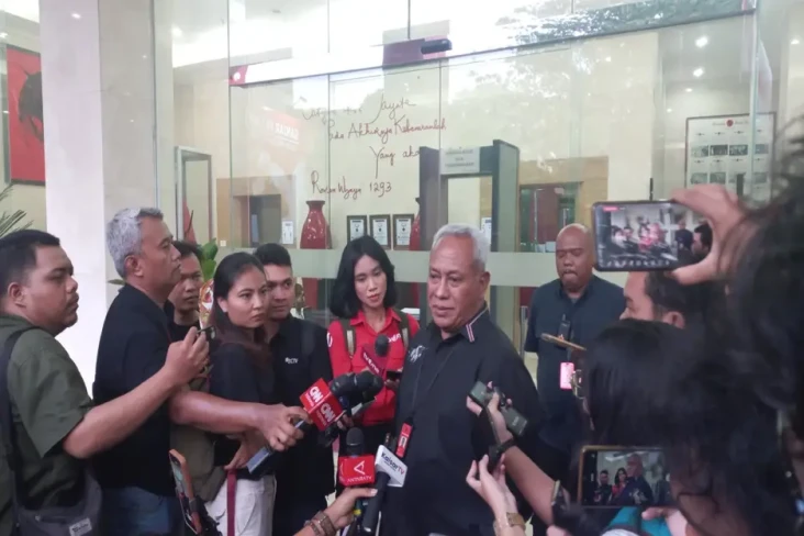PDIP Beri Waktu Bobby...