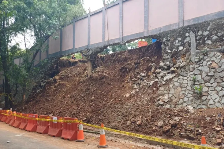 Penampakan Turap Pembatas...