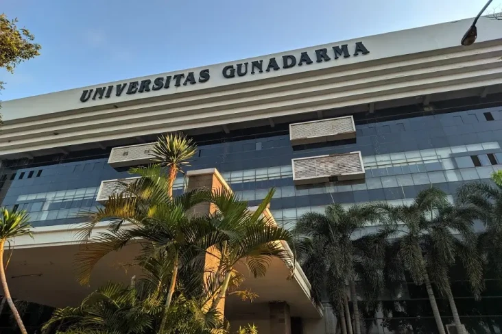 Biaya Kuliah Universitas...