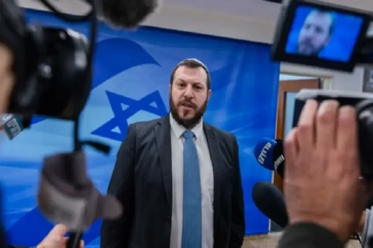 Sosok Amichai Eliyahu,...