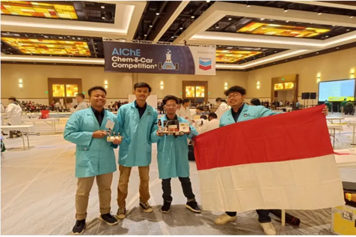 Kalahkan Kampus Top...