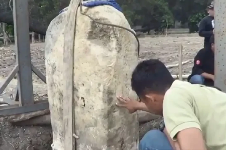 Ini Penampakan 2 Prasasti...