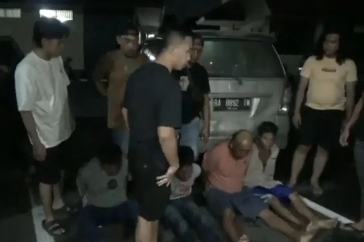 4 Perampok yang Nyaris...