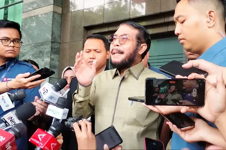 Paman Anwar Usman Dipecat...