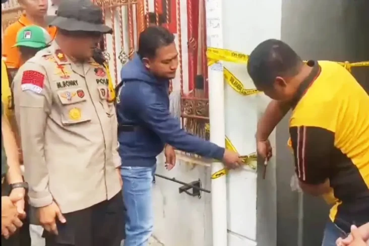 Police Line TKP Kebakaran...
