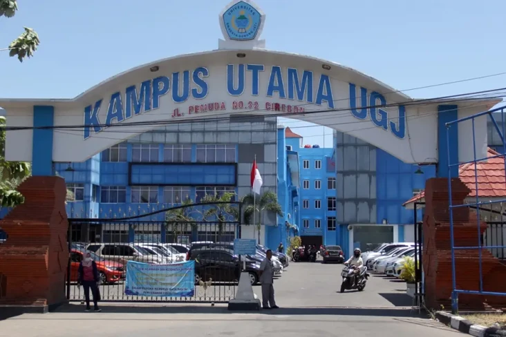 4 Universitas Terbaik...