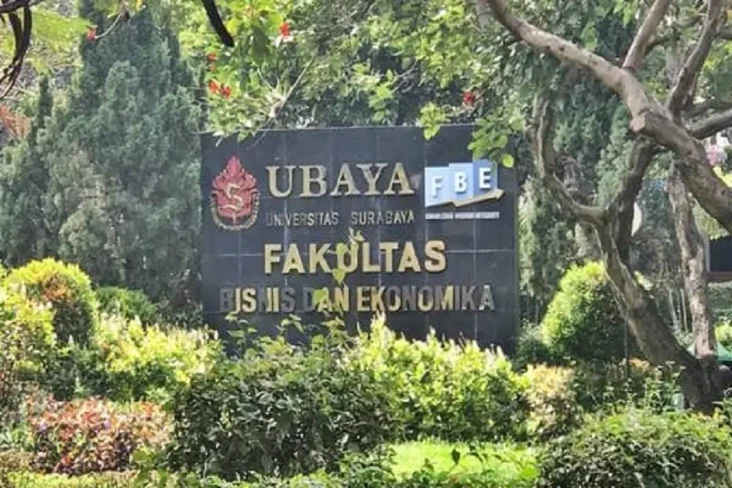 6 Universitas dengan...