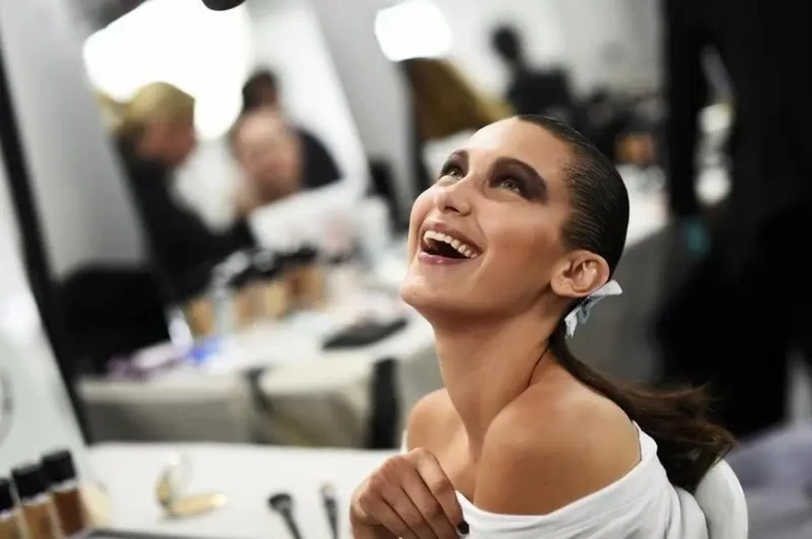 Dior Ganti Bella Hadid...