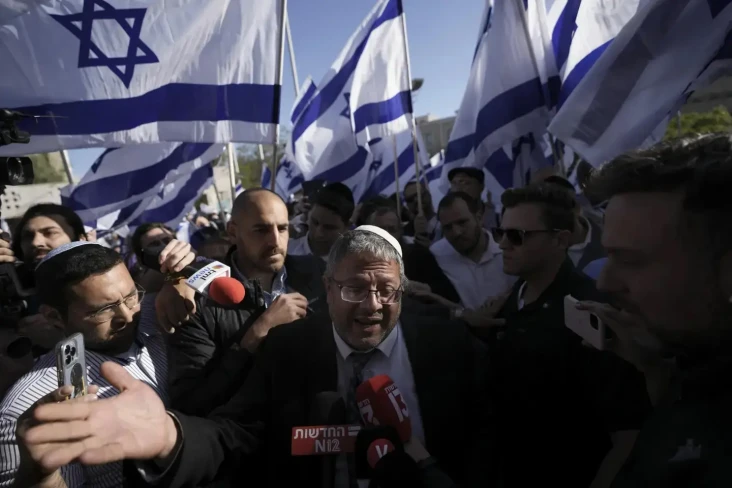 Puluhan Ribu Warga Israel...