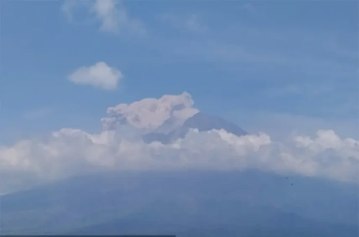 Gunung Semeru Erupsi,...