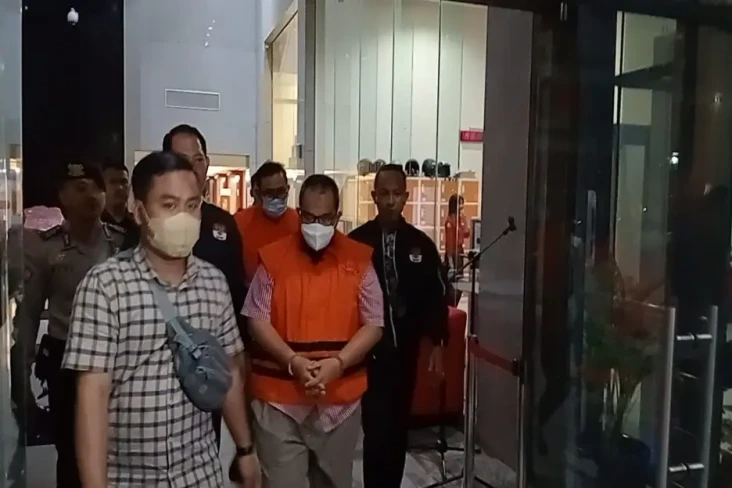 KPK Tahan Dua Tersangka...