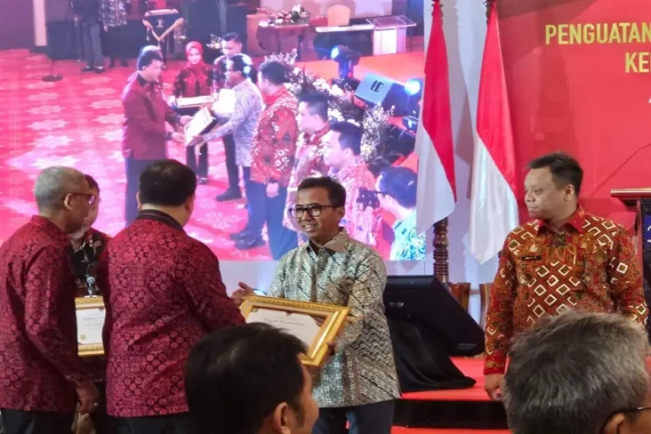 Ditjen Imigrasi Raih...