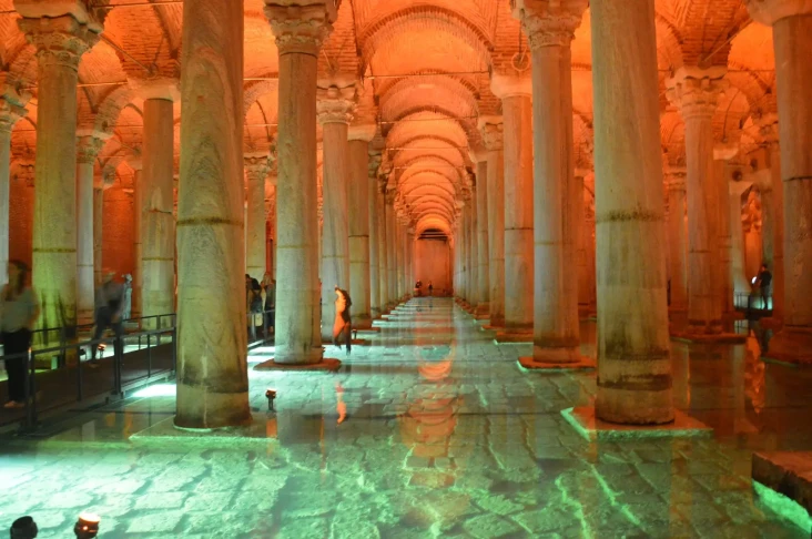 Keindahan Basilica Cistern...