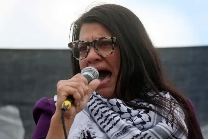 Mengenal Rashida Tlaib,...